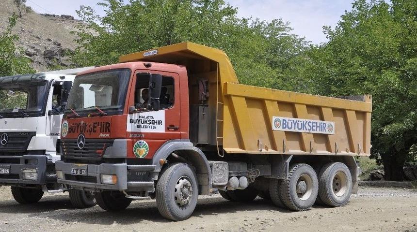 Arguvan&rsquo;da Yol &Ccedil;alışmaları S&uuml;r&uuml;yor