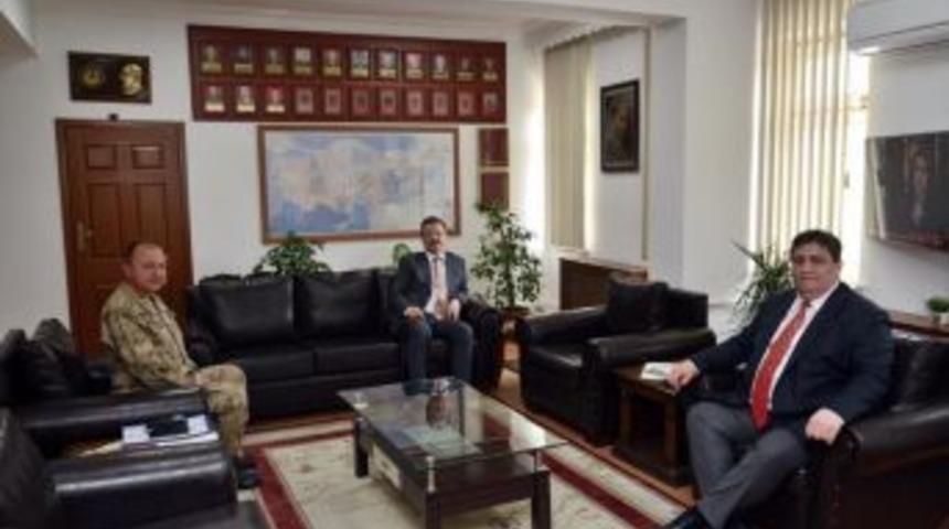 Vali &Uuml;nl&uuml;, Jandarma Komutanlığını Ziyaret Etti