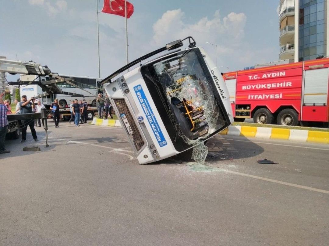 Aydın&rsquo;da Trafik Kazası 12 Yaralı