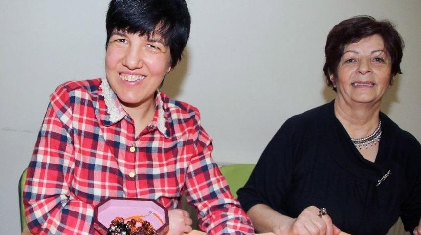 &Ccedil;ankaya Belediyesi Kursları Engellilerin Yaşamını Renklendiriyor