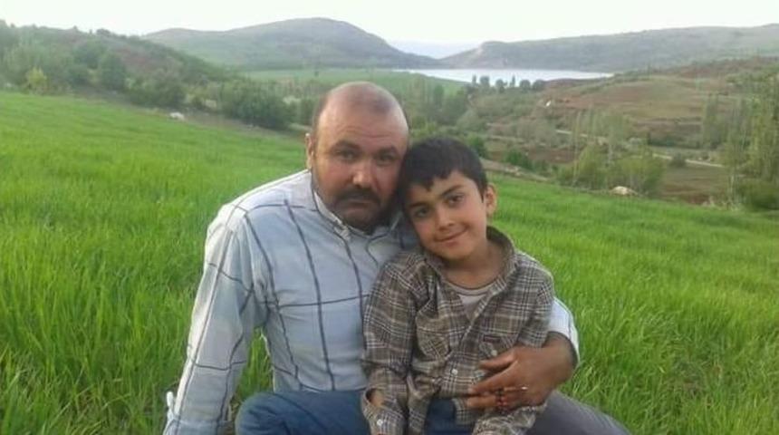 Seçmen Kağıdını Vermediğini İddia Ettiği Muhtarı Vurdu