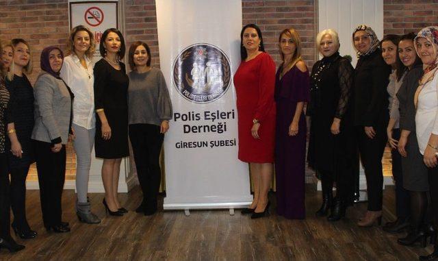 Polis Eşlerinden Eğitim Dayanışması