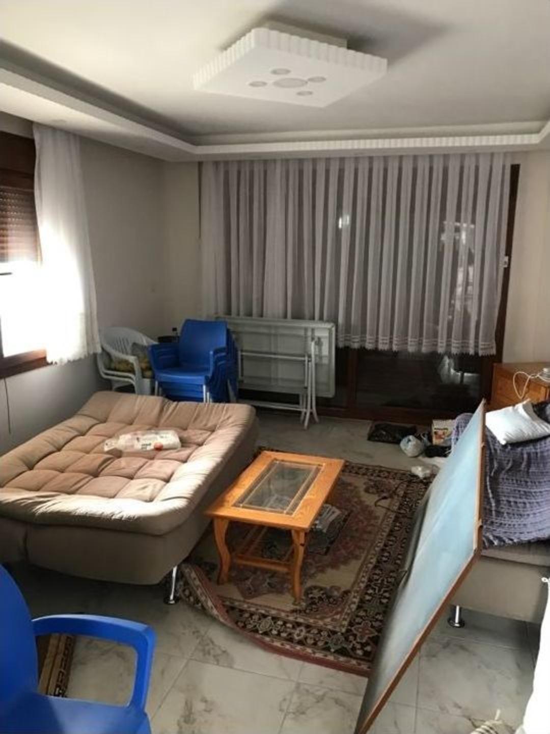 Hırsızlığı Salonun Ortasına Yapılan İnsan Dışkısı &Ccedil;&ouml;zecek