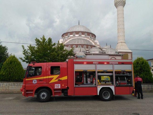 Denizli’de Camiye Yıldırım Düştü