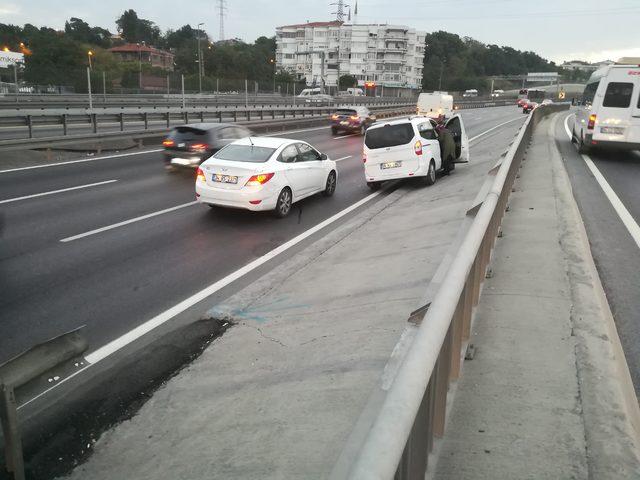 Aksaray'da çöken yol trafiğe açıldı