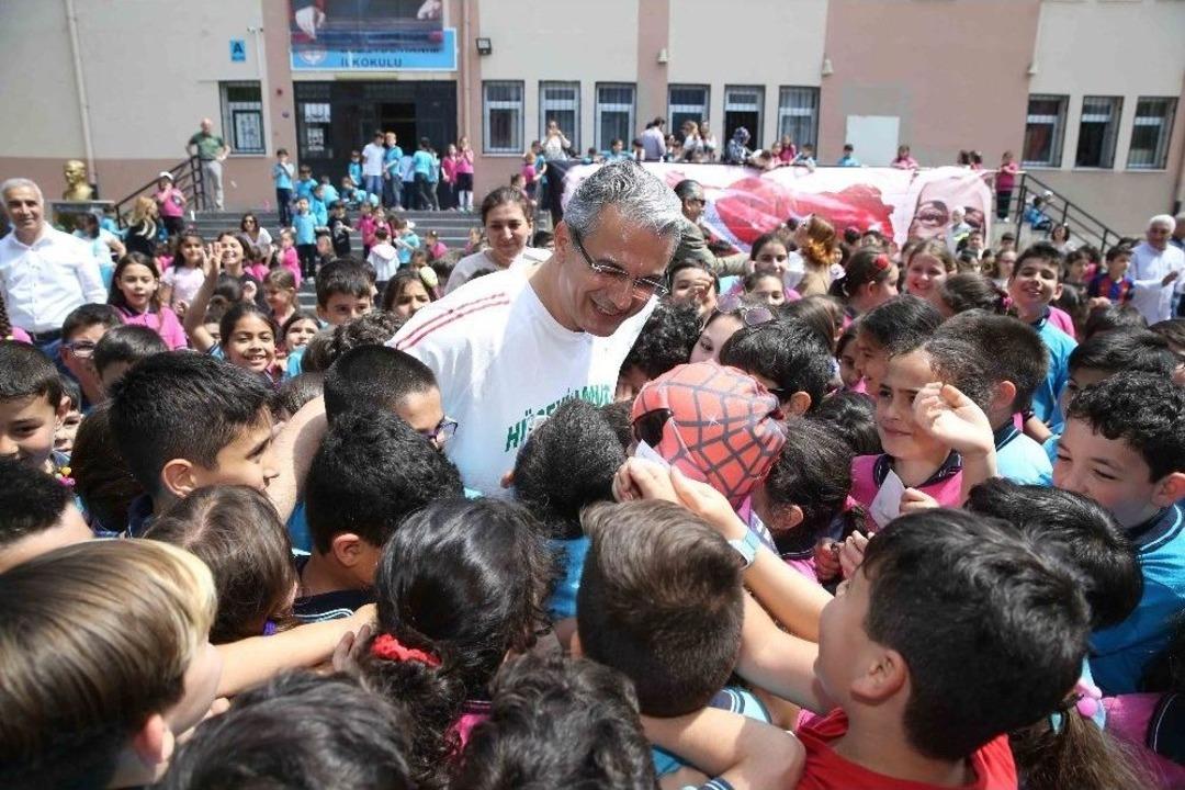 Karşıyaka&rsquo;da 7&rsquo;den 77&rsquo;ye Bahar Coşkusu