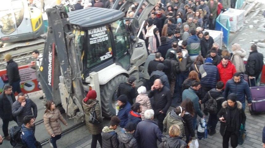(&ouml;zel Haber) İstiklal Caddesi&rsquo;nde &ldquo;insan Seli&rdquo; Yaşandı