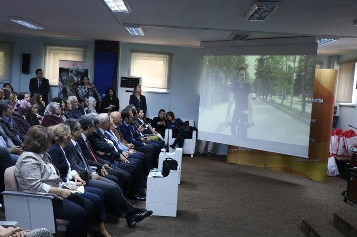 Anadolu Üniversitesi Açıköğretim Fakültesi’nde Başarılı Öğrenciler Belgelendirildi G1