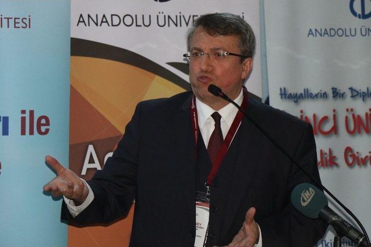 Anadolu Üniversitesi Açıköğretim Fakültesi’nde Başarılı Öğrenciler Belgelendirildi G3