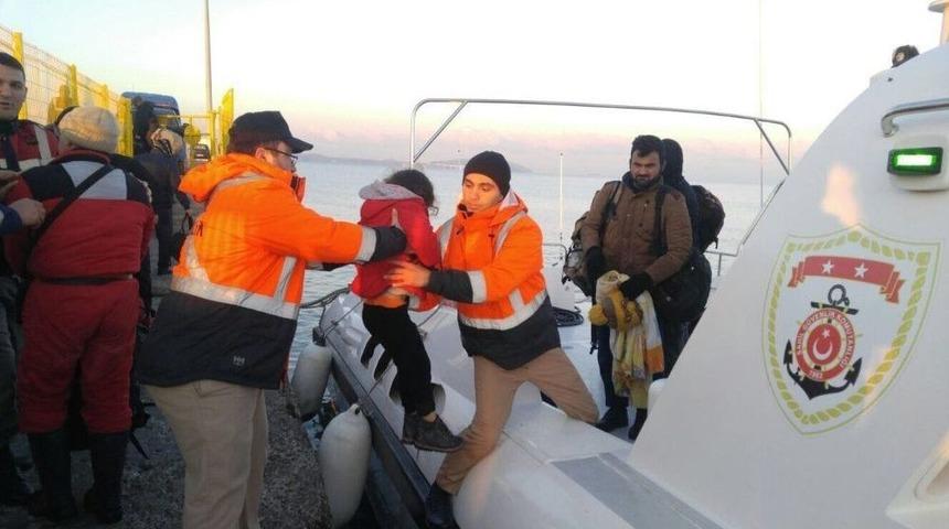 &Ccedil;anakkale&rsquo;de 83 Ka&ccedil;ak G&ouml;&ccedil;men Yakalandı