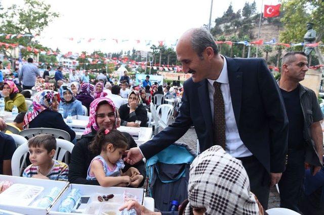 Dulkadiroğlu Belediyesinden Geleneksel İftar Programı