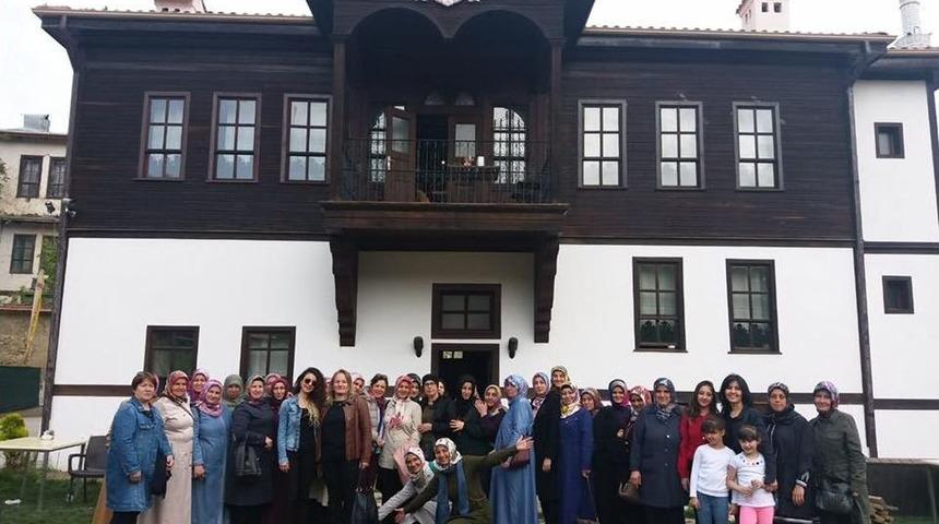 Başkan Şahin, Sürekli Eğitim Merkezi’nin Çalışmalarını Yerinde İnceledi