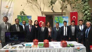 Müsteşar Dönmez, Osmaneli Standını Ziyaret Etti