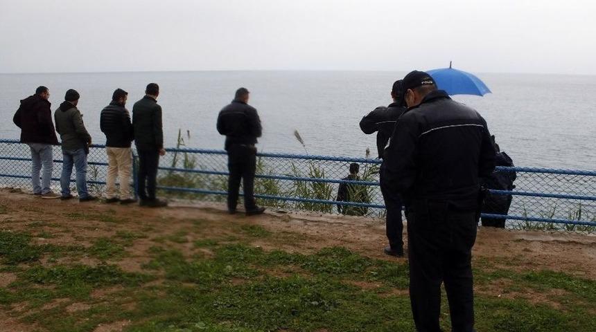 Falezlerde Emlak&ccedil;ının G&ouml;sterdiği Anahtar İntihardan Vazge&ccedil;irdi