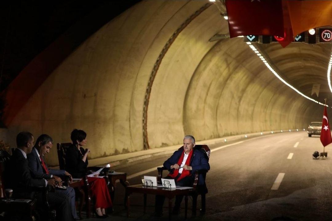 Başbakan Yıldırım Canlı Yayında Soruları Yanıtlıyor (1)