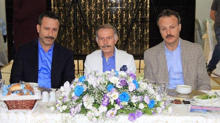 Bayrampaşa Belediye Başkanı Aydıner Belediye Personeliyle İftar Yaptı