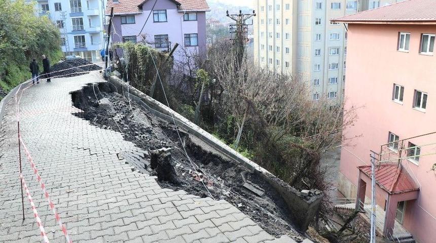 Mahalle Yolu Okul Binasının &Uuml;zerine &Ccedil;&ouml;kt&uuml;, Faciadan D&ouml;n&uuml;ld&uuml;