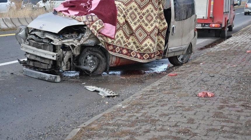 Patnos&rsquo;ta Trafik Kazası: 1 &Ouml;l&uuml;, 1 Yaralı