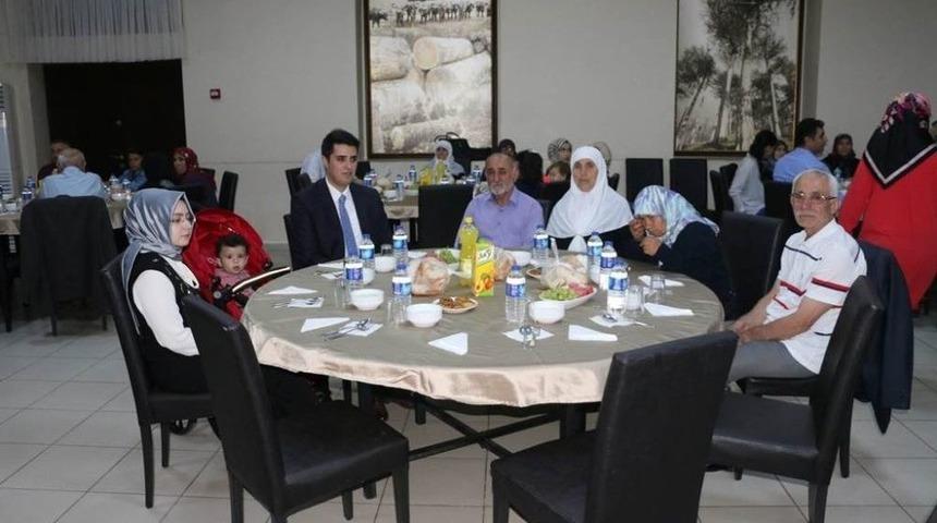 Yenice&rsquo;de Şehit Ve Gazi Ailelerine İftar Yemeği