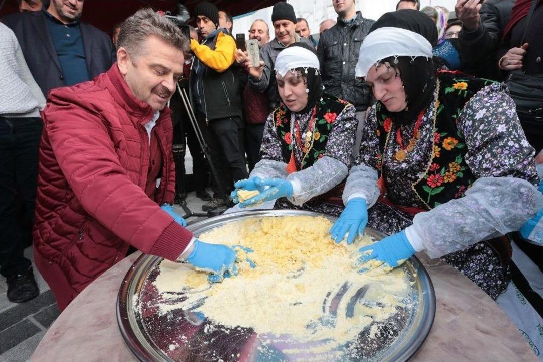 Gaziosmanpaşa Karalahana Ve Mısır Ekmeği Festivali&rsquo;ne Yoğun İlgi