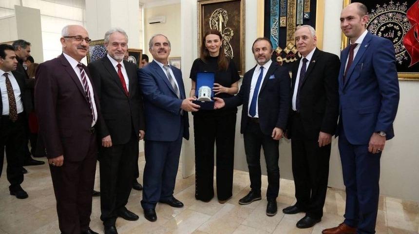 T&uuml;rk İslam Sanatları Bak&uuml;&rsquo;de