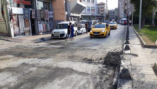 (Yeniden) - Aksaray'da çöken yol trafiğe açıldı