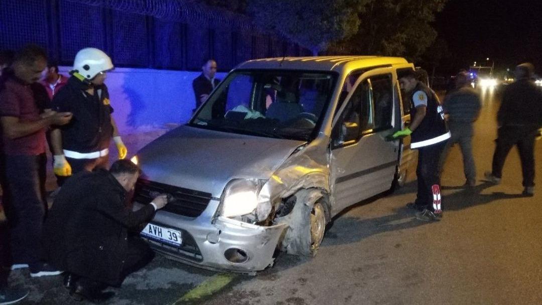 Van&rsquo;da Trafik Kazası; 2&rsquo;si &Ccedil;ocuk, 8 Yaralı