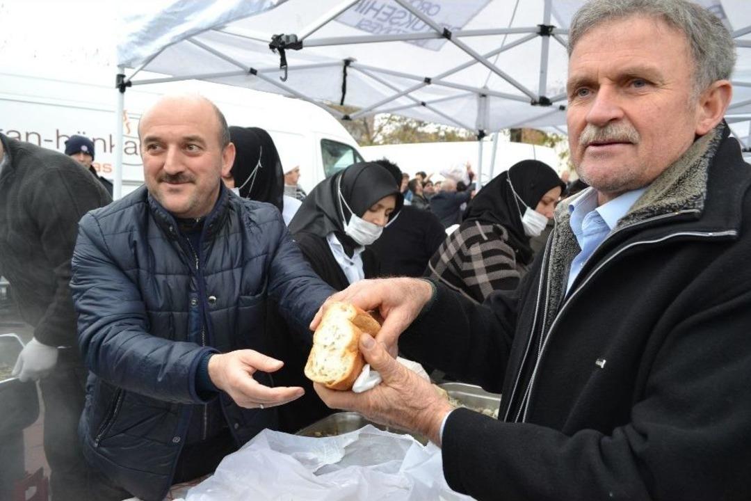 4 Ton Hamsi Festivalde Dağıtıldı
