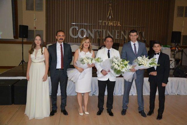 Belediye Başkanı Fatma Şahin &Ouml;ğrencilerle Mezuniyet Pastasını Kesti 3