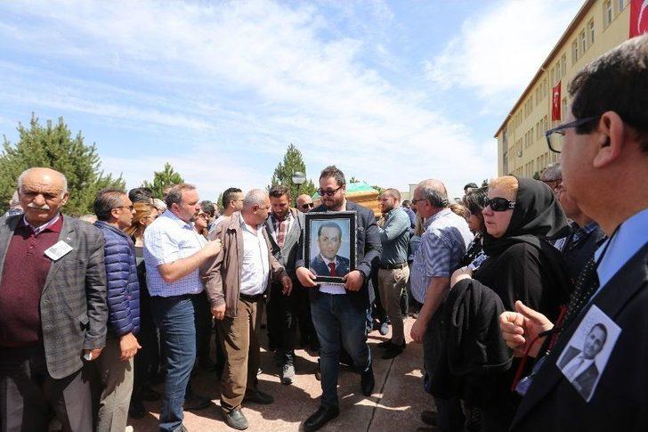 Kalp Krizi Geçirerek Ölen Öğretim Görevlisine Hüzünlü Veda G2