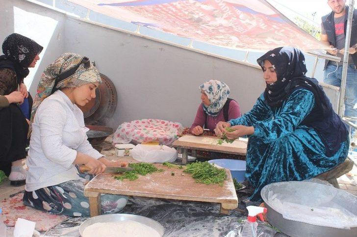 (görüntü Hd) İmam Hatip Öğrencileri Afrika’da Su Kuyusu Açmak İçin Kermes Düzenlendi G5