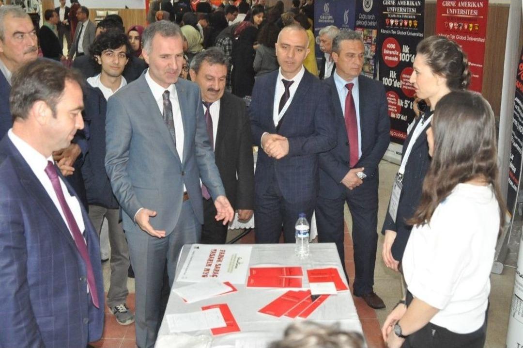 İneg&ouml;l&rsquo;de "&uuml;niversite Ve Meslek Tanıtım Fuarı" A&ccedil;ıldı