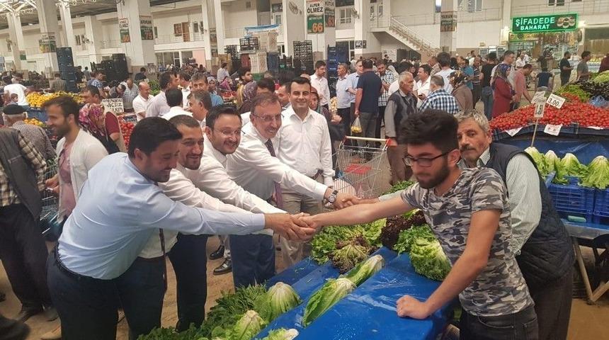 Başkan Se&ccedil;en, Ak Parti Milletvekili Adaylarıyla Pazar Esnafını Ziyaret Etti
