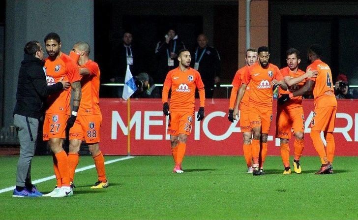 Süper Lig: Kasımpaşa: 1 - Medipol Başakşehir: 2 (maç Sonucu) G3