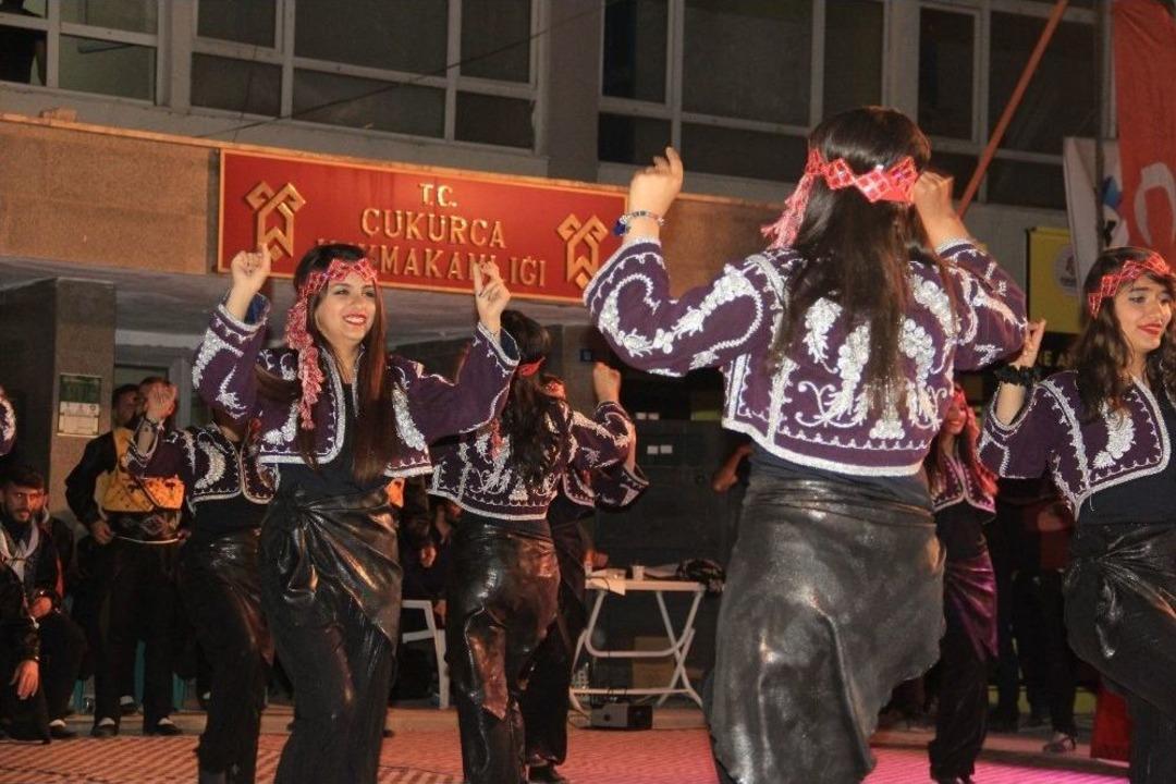 Reng-i Hakkari Sınıra Renk Kattı