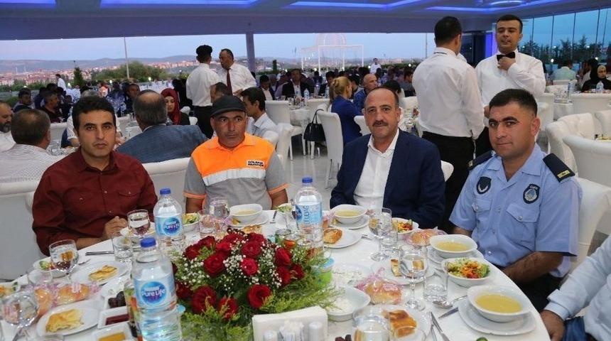 Başkan Duruay, Belediye Personeli İle İftar Sofrasında Buluştu