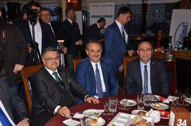 Başkan Yağcı, Ödülünü Bakan Tüfenkci’den Aldı