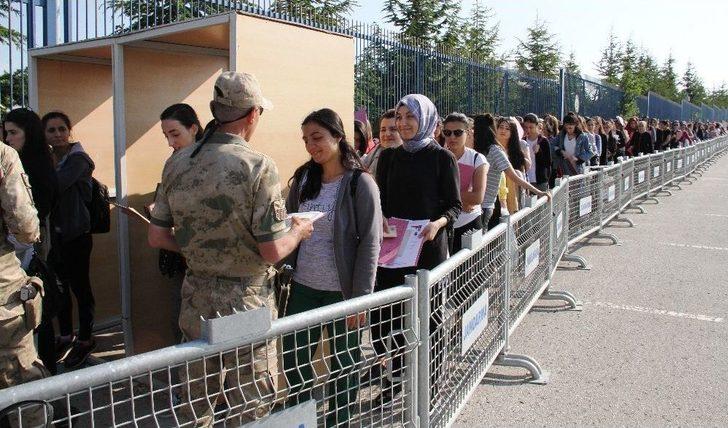 Astsubay Olmak İçin Ter Döken Genç Kızların Heyecanına İha Ortak Oldu G1