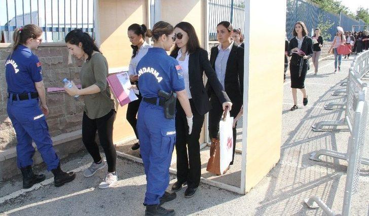 Astsubay Olmak İçin Ter Döken Genç Kızların Heyecanına İha Ortak Oldu G2