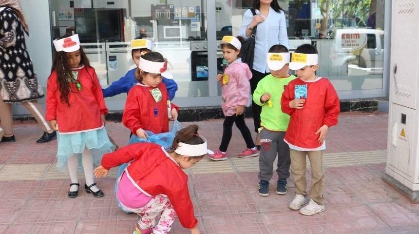 &Ouml;ğrencilerden &Ccedil;evre Temizliği