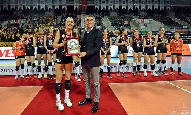 Kupa Voley’de Şampiyon Vakıfbank