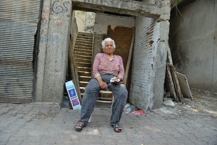 90 Yaşındaki Kadının Yaşlılık Maaşını Torunu Çaldı G3