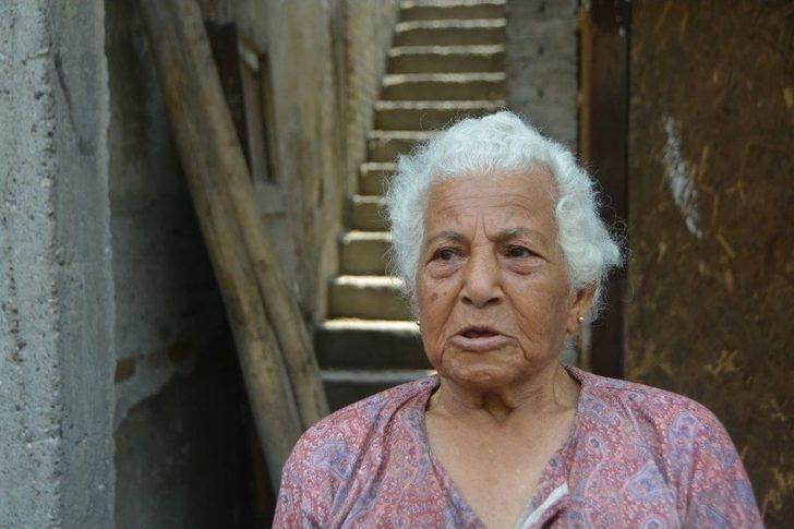 90 Yaşındaki Kadının Yaşlılık Maaşını Torunu Çaldı G4