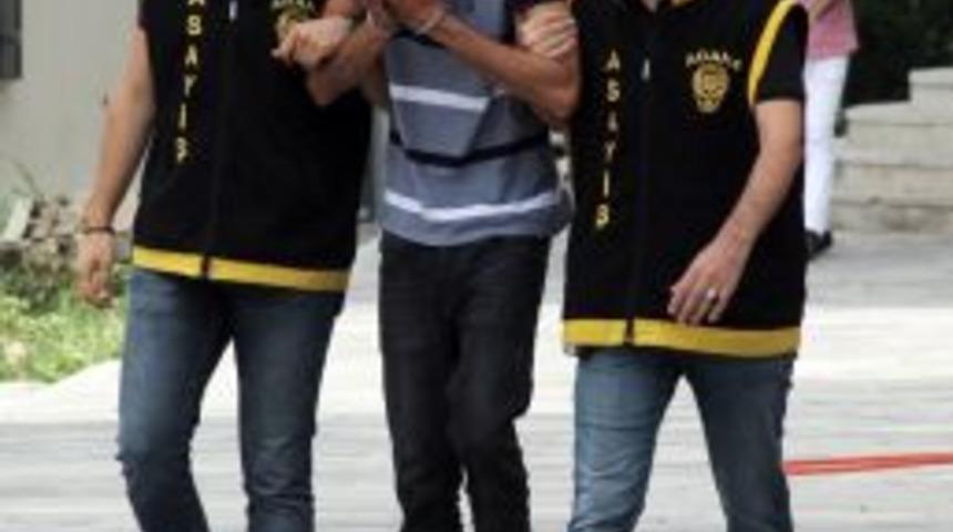 Yaşlı Adama Çarpıp Yardım Bahanesiyle Parasını Çaldı