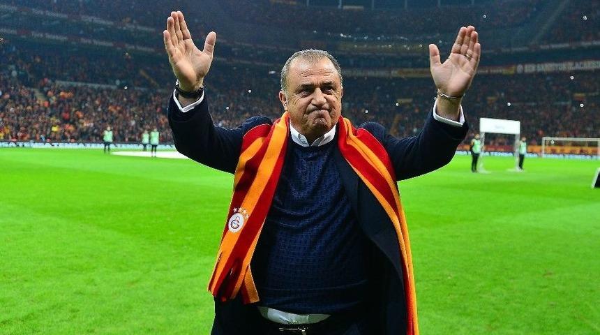 Fatih Terim&rsquo;e T&uuml;rk Telekom&rsquo;da Sevgi Seli