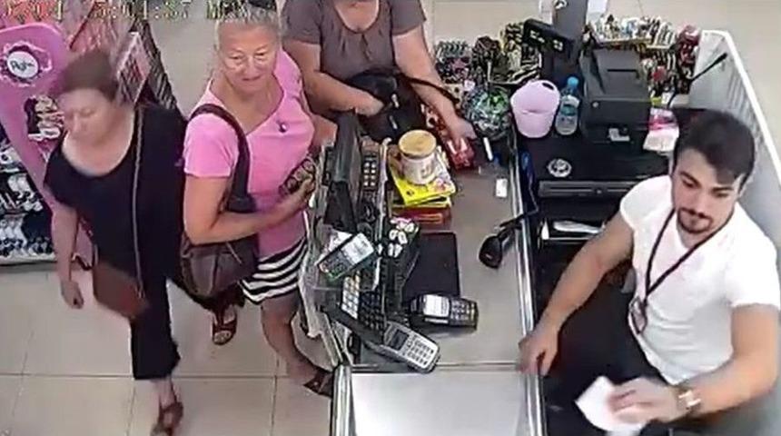 Alanya&rsquo;daki Cep Telefonu Hırsızlığı G&uuml;venlik Kamerasında