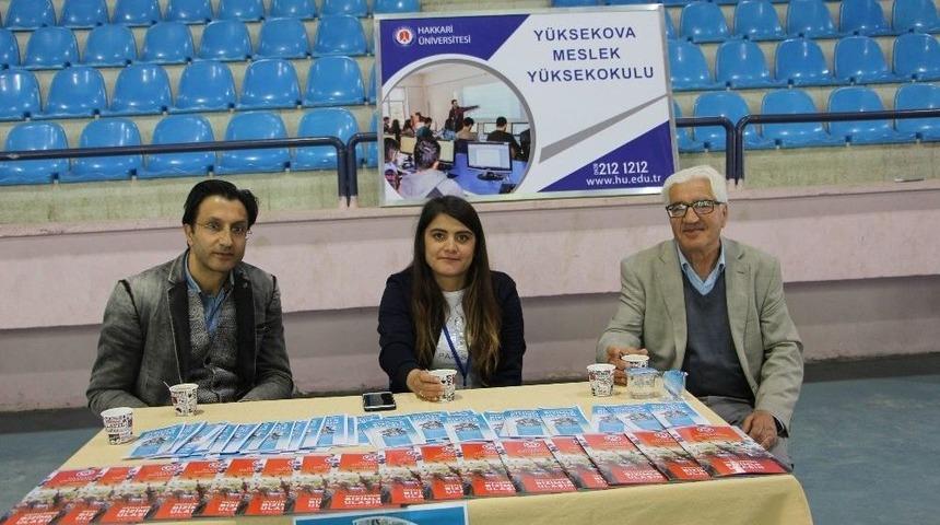 Hakkari &Uuml;niversitesi, Şemdinli&rsquo;de Stant Kurdu