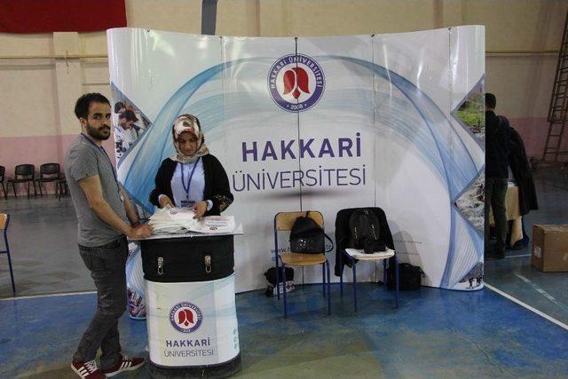 Hakkari Üniversitesi, Şemdinli’de Stant Kurdu