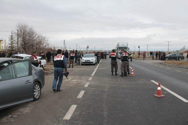 Aksaray’da İki Otomobil Çarpıştı: 1 Ölü, 5 Yaralı