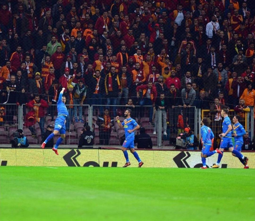 S&uuml;per Lig: Galatasaray: 1 - G&ouml;ztepe: 1 (ilk Yarı)